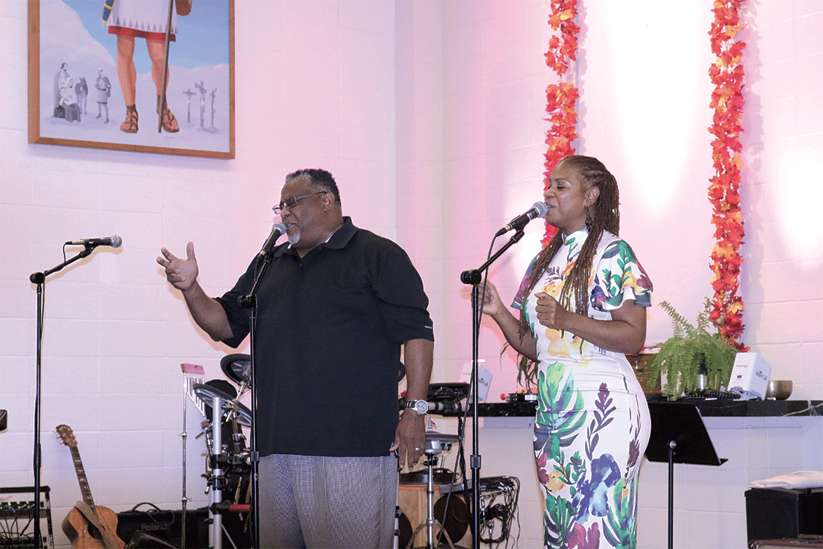 Former A.W. K.J. Williams and Debra Wynn singing gospelFormer A.W. K.J. Williams and Debra Wynn singing gospel
