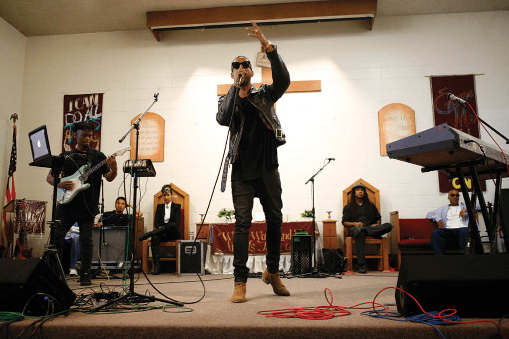 Grammy-nominated artist Ryan Leslie performing