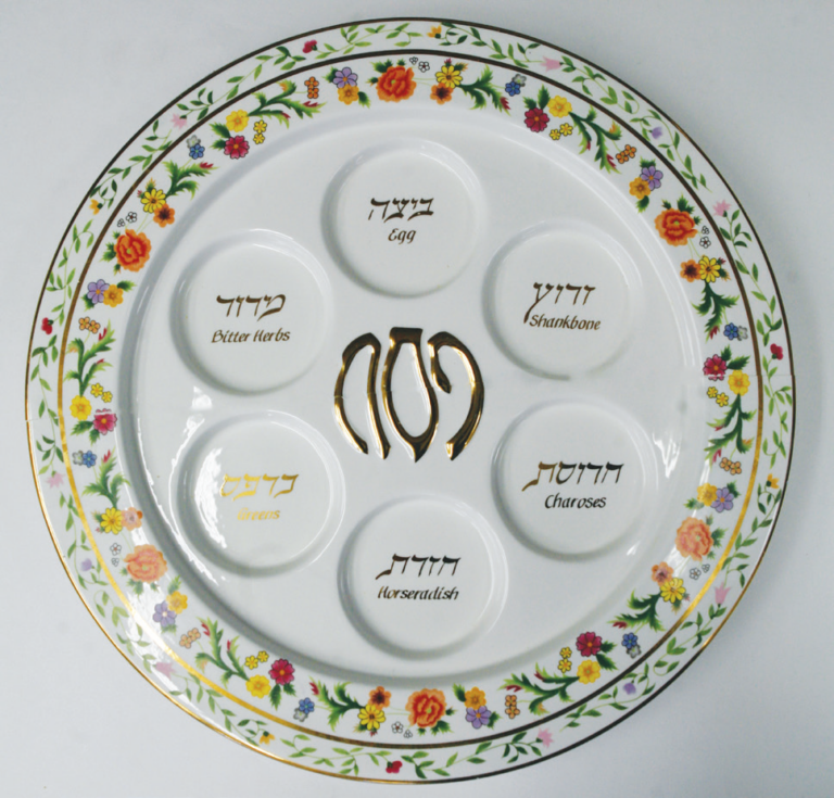 Jewish community celebrates first Passover Seder feast since 2019