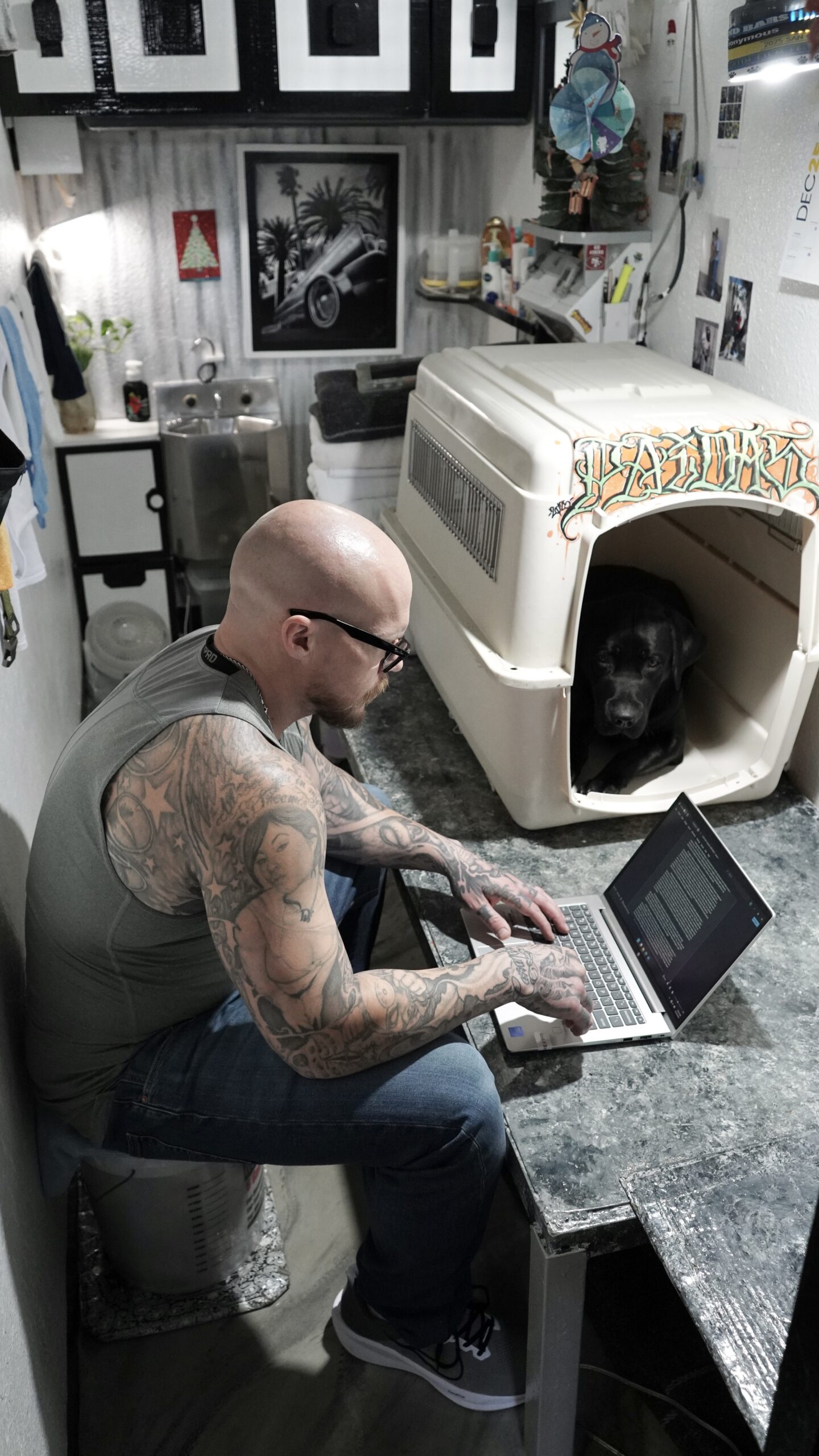 Stronger regulations on confined spaces for animals than incarcerated