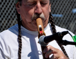 Native American
flutist Gregory “White
Eagle” Coates brings
First Nations culture to
the 2017 Day of Peace.